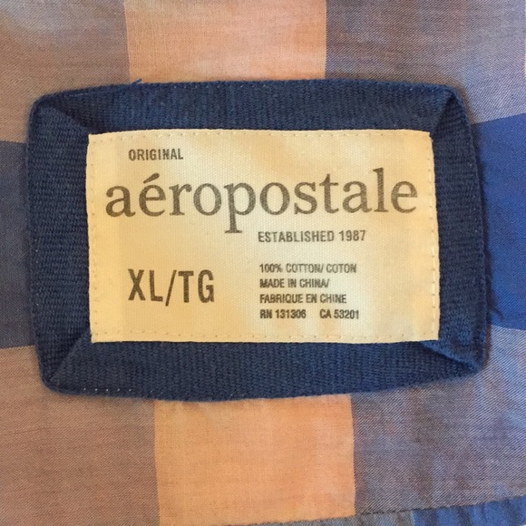 Lightweight Fitted Flannel - Picture 3 of 3